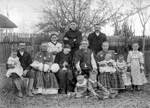 Alföldi magyar család Endrőd, Békés vm.) Szeghalmi Gyula fényképész felvétele, 1920-as évek