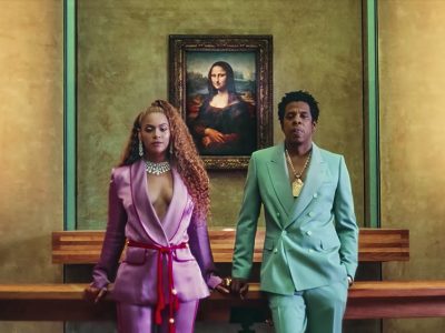 Beyoncé és Jay-Z a Mona Lisa előtt az Apesh**t című videóklipben
