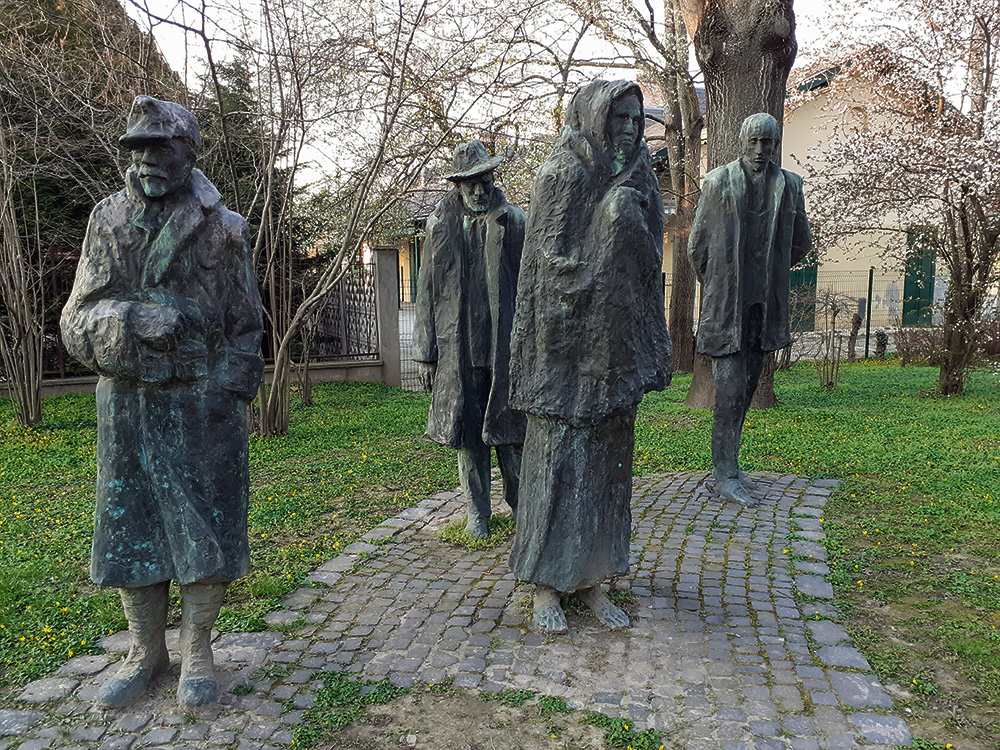 A Mártírok-szoborcsoport, újragondolva a siófoki Millennium parkban A szerző felvétele