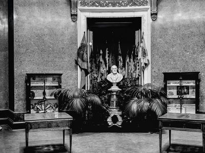 Enteriőr az 1924. évi Kossuth-kiállításról  Magyar Nemzeti Múzeum, Központi Adattár és Digitális Képarchívum