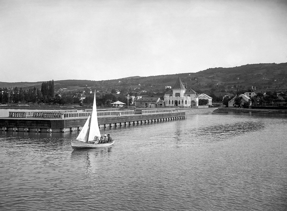 A révfülöpi kikötő 1913 körül Forrás: Magyar Műszaki és Közlekedési Múzeum Témagyűjtemény