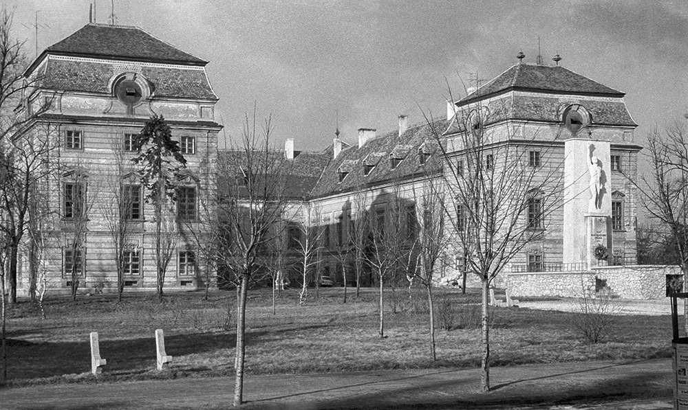 Esterházy-kastély Pápa 1961 Forrás: Fortepan/Nagy Gyula