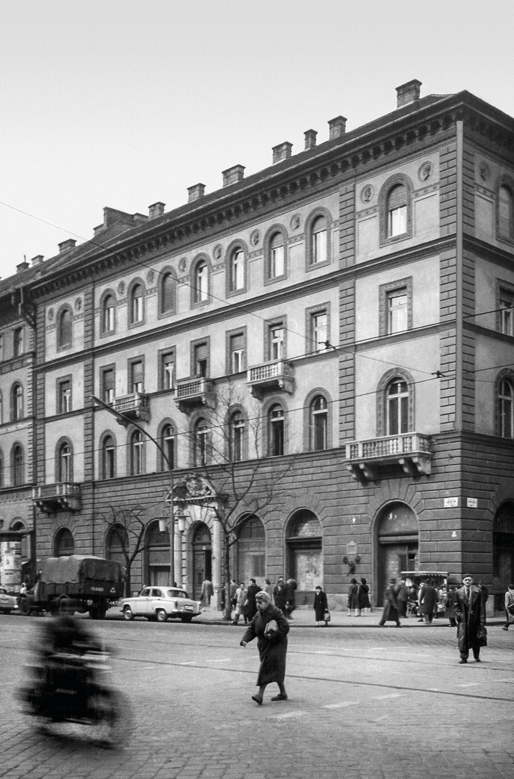 Az egykori Stern-ház a Teréz körúton egy későbbi, 1960-as felvételen Fortepan/Budapest Főváros Levéltára