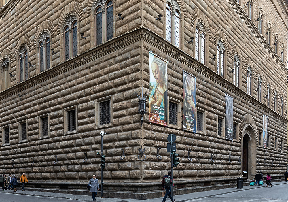 Firenze, Palazzo Strozzi a kiállítás posztereivel  Fondazione Palazzo Strozzi 