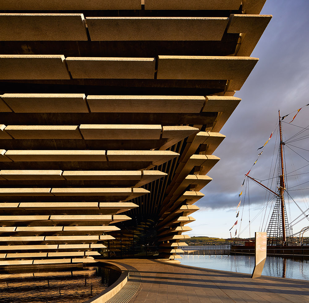 V & A Museum, Dundee, Skócia. Építész: Kengo Kuma Forrás: V & A © Hufton+Crow