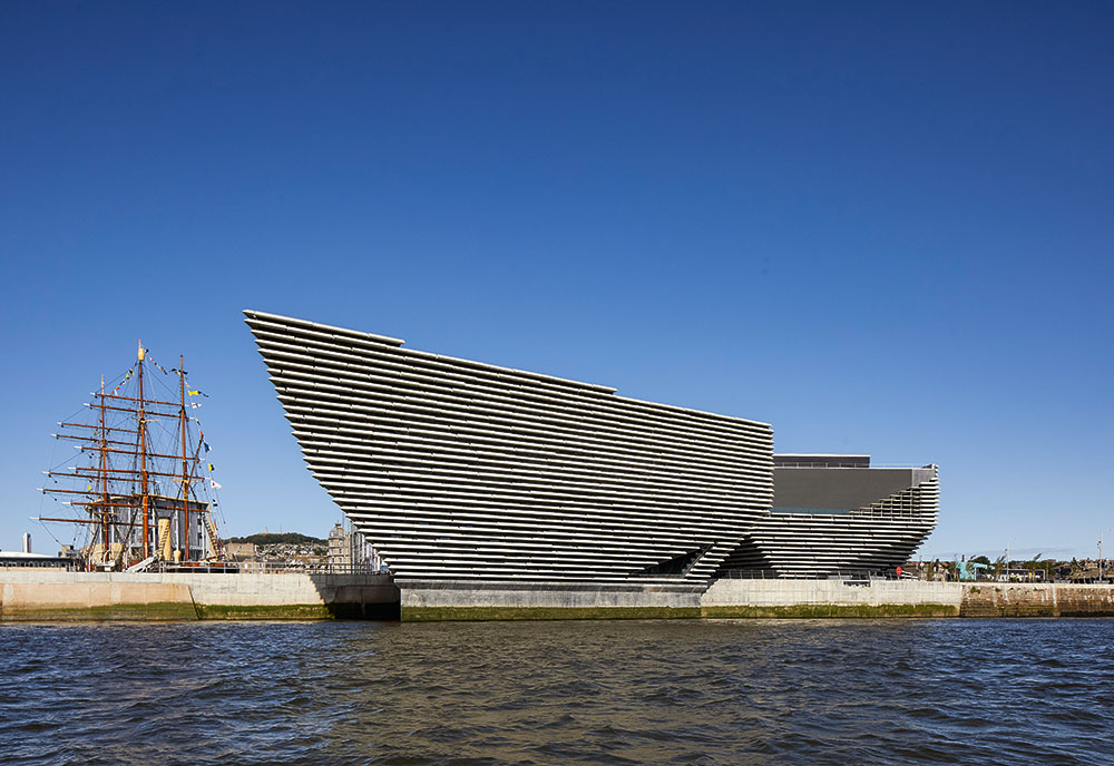 V & A Museum, Dundee, Skócia. Építész: Kengo Kuma Forrás: V & A © Hufton+Crow