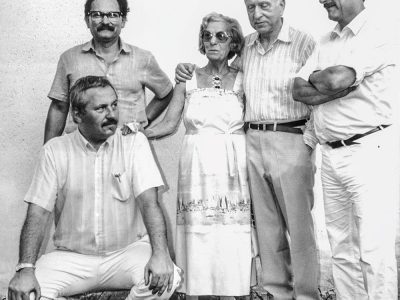Magyar Műhely-találkozó – Schöffer-szeminárium, Kalocsa, 1985. Bujdosó Alpár, Kassákné Kárpáti Klára, Schöffer Miklós, Nagy Pál és Papp Tibor
Fotó: Vattay Elemér