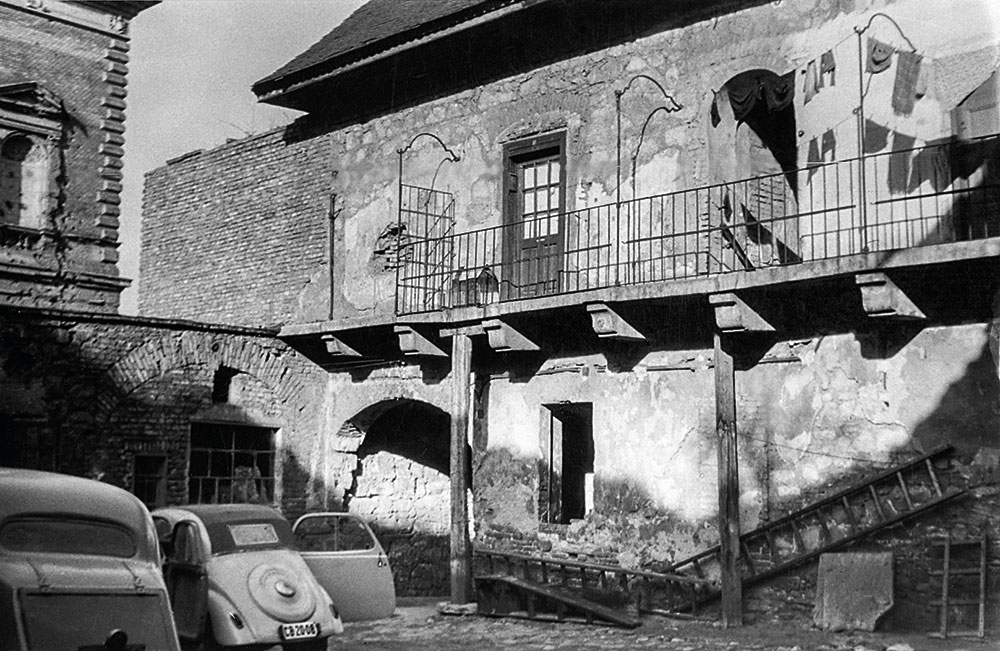A Semmelweis-ház a kert felől, 1960 körül MNM SOM Adattár